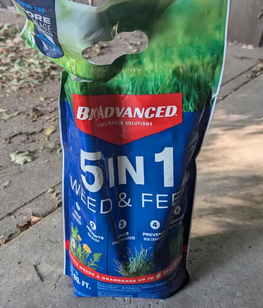 BioAdvanced 5 in 1 Weed and Feed Granules