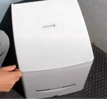 Cuddy Composting Toilet