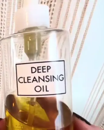 DHC Deep Cleansing Oil