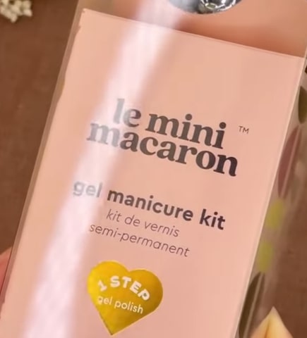 Le Mini Macaron Gel Manicure Kit