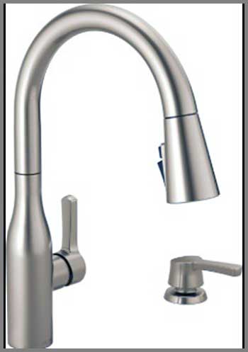 Delta Marca Single-Handle Pull-Down Sprayer Kitchen Faucet