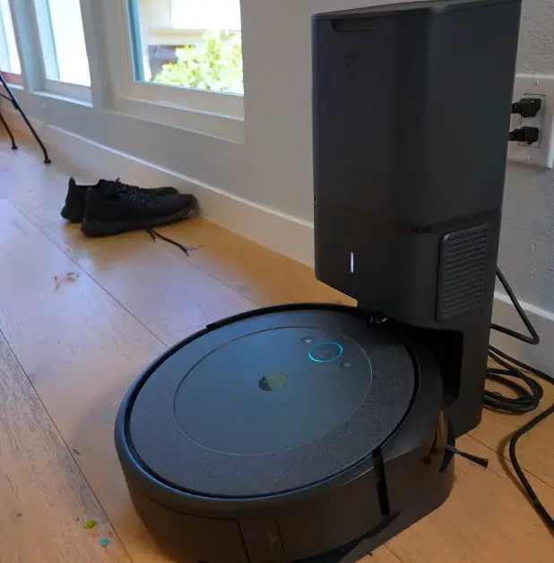Roomba i4 Vs j7