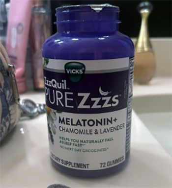 Vicks Pure Zzzs Melatonin Gummies