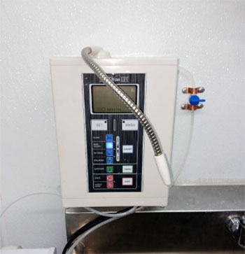 Aqua Ionizer Deluxe 7.0